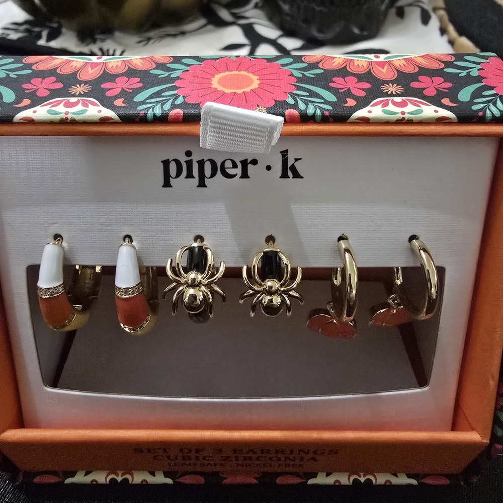 Piper K Gold and Black Spider Earrings Set